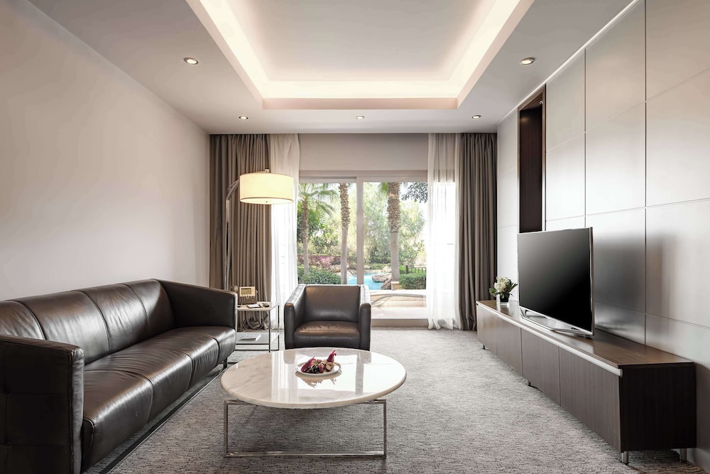Apartments 1 King, Club Privileges, Balcony, Poolview/Lake View, Kitchenette