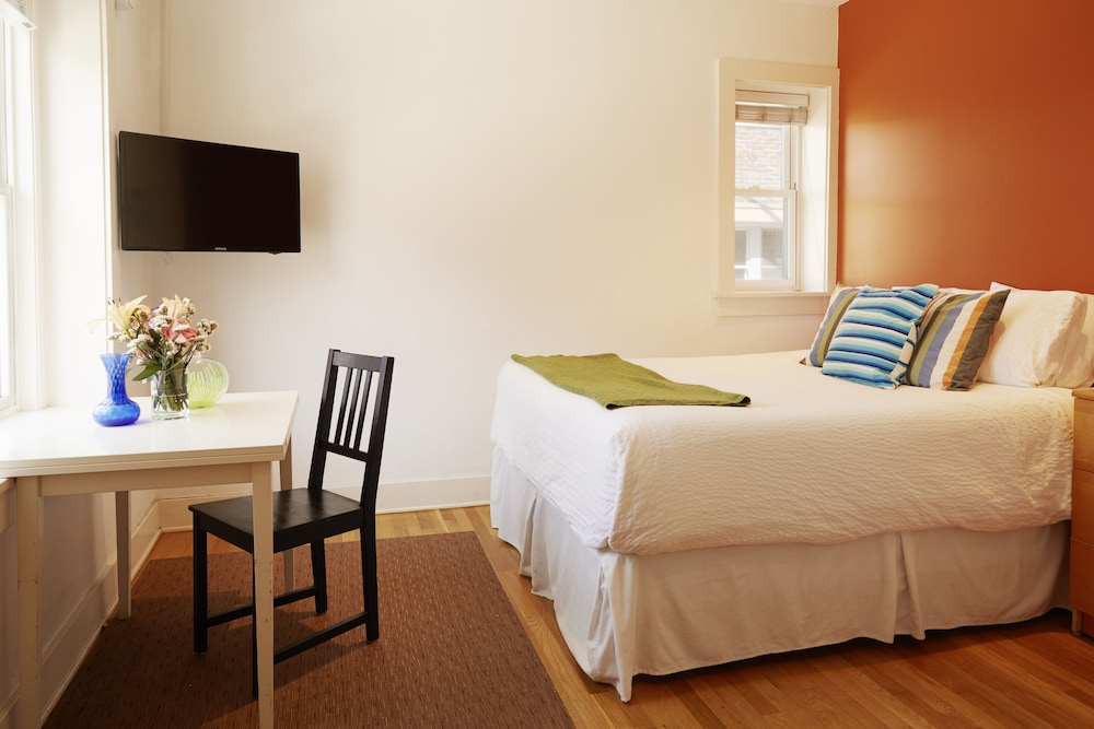 Junior Studio Suite, Street view thumbnail 5