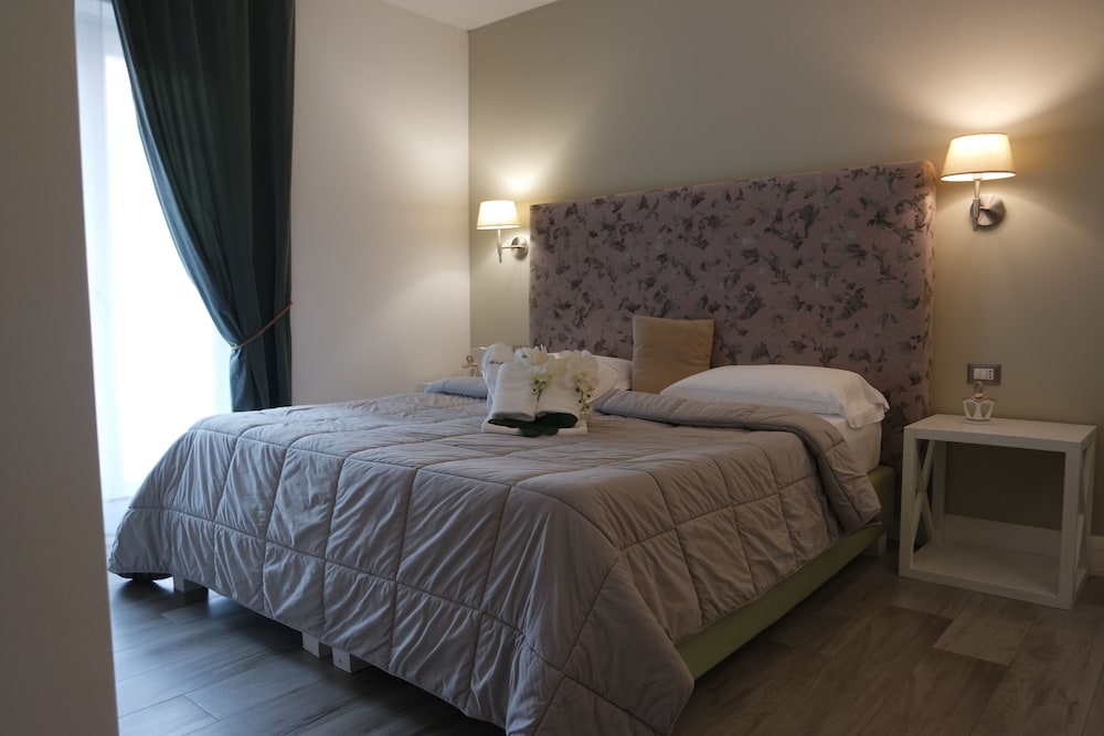 Superior Room, 1 Queen Bed, Balcony