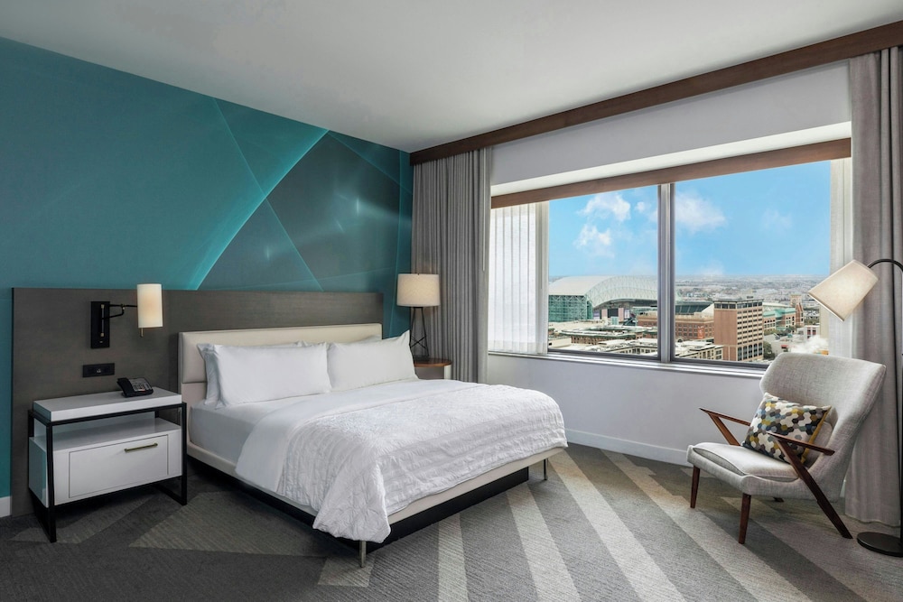 Premium Suite, 1 King Bed with Sofa bed, City View photo 3