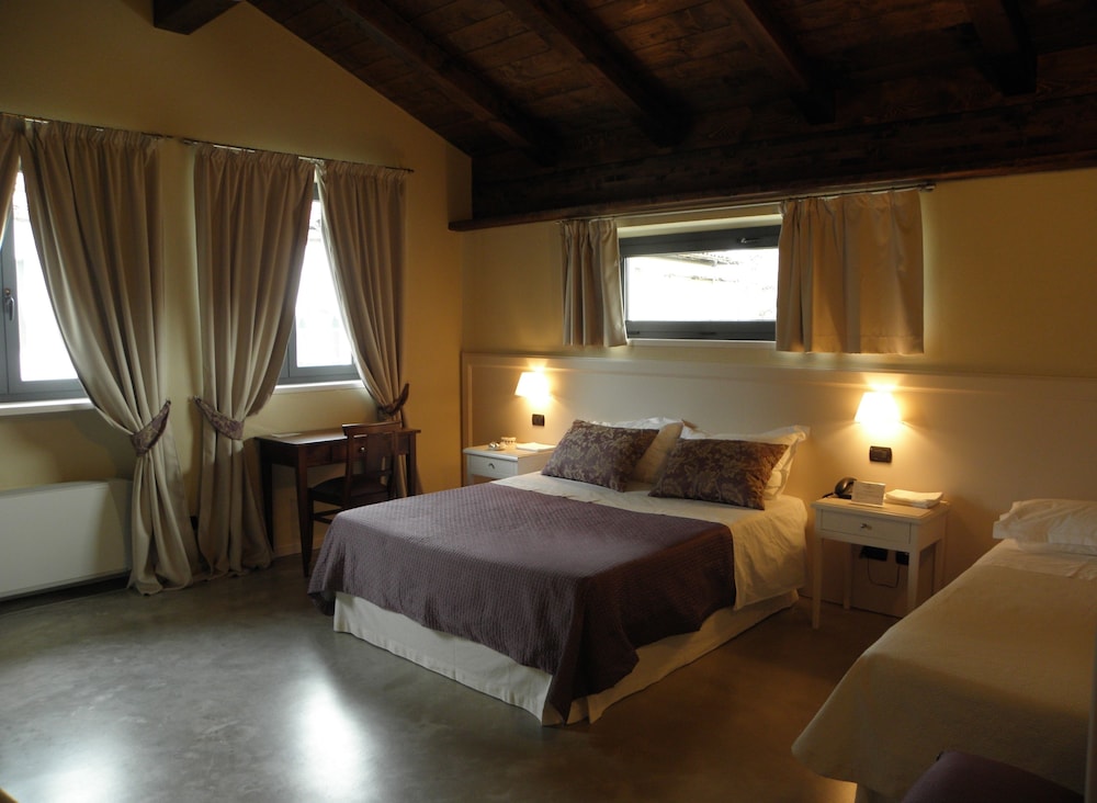 Superior Triple Room - Photo 4
