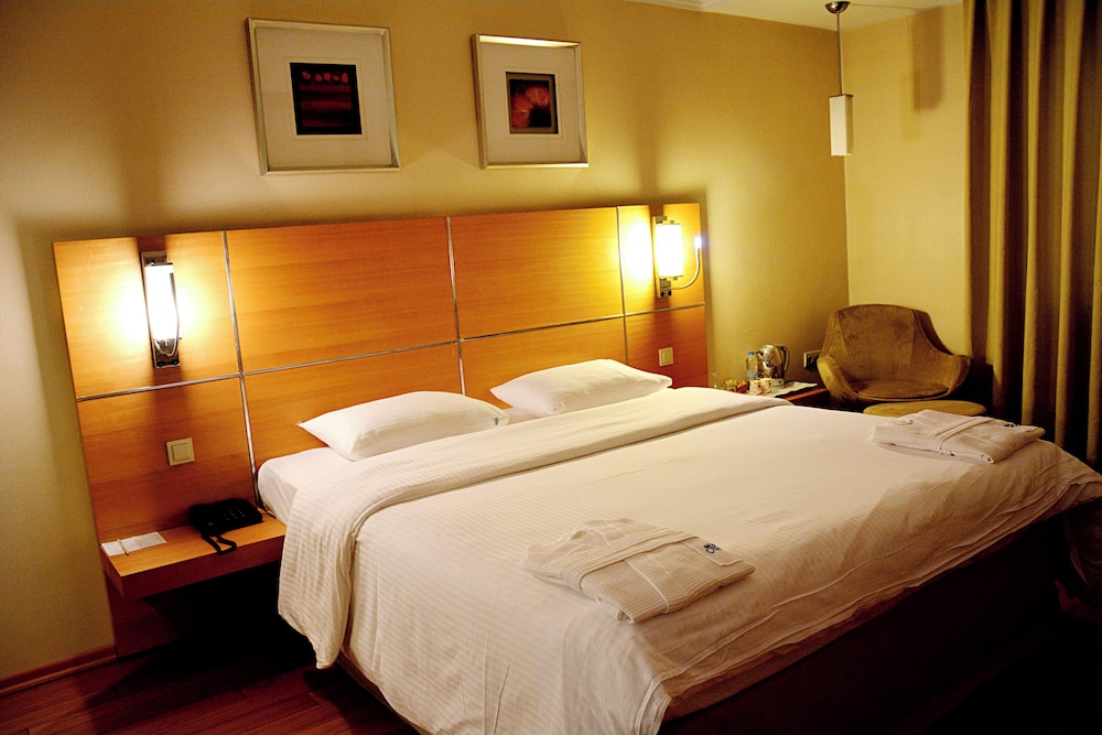 Family Room, Multiple Beds