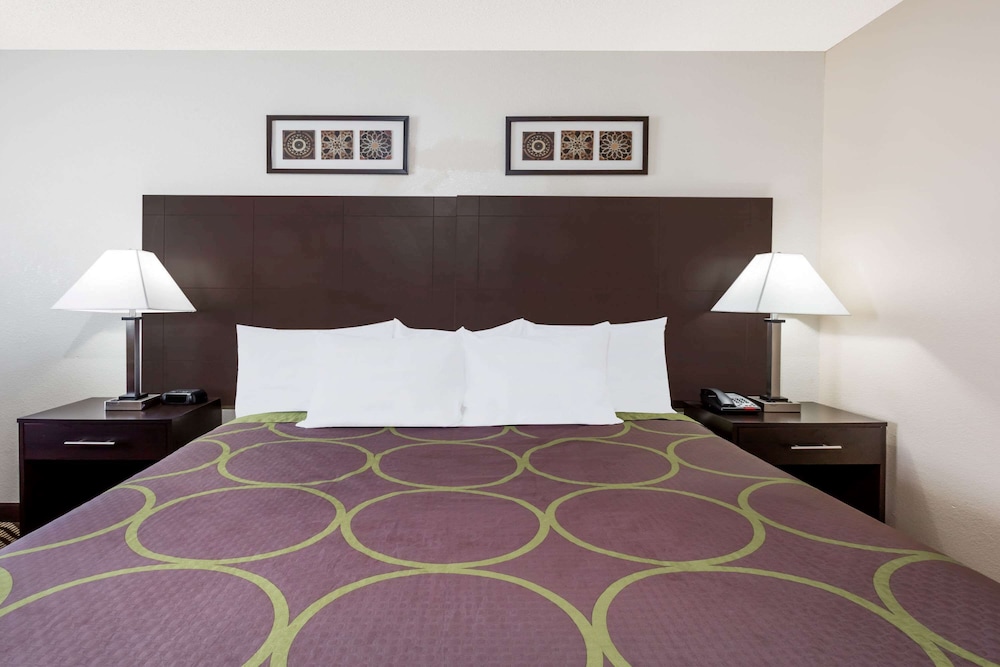 Standard Room, 1 King Bed - Photo 2