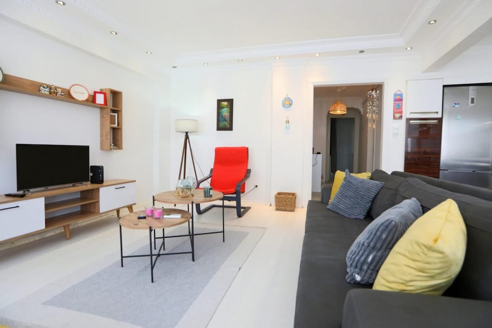 Apartment photo 2