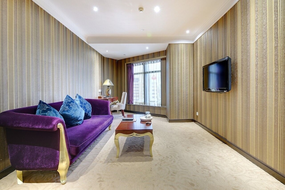 Deluxe Suite photo 1