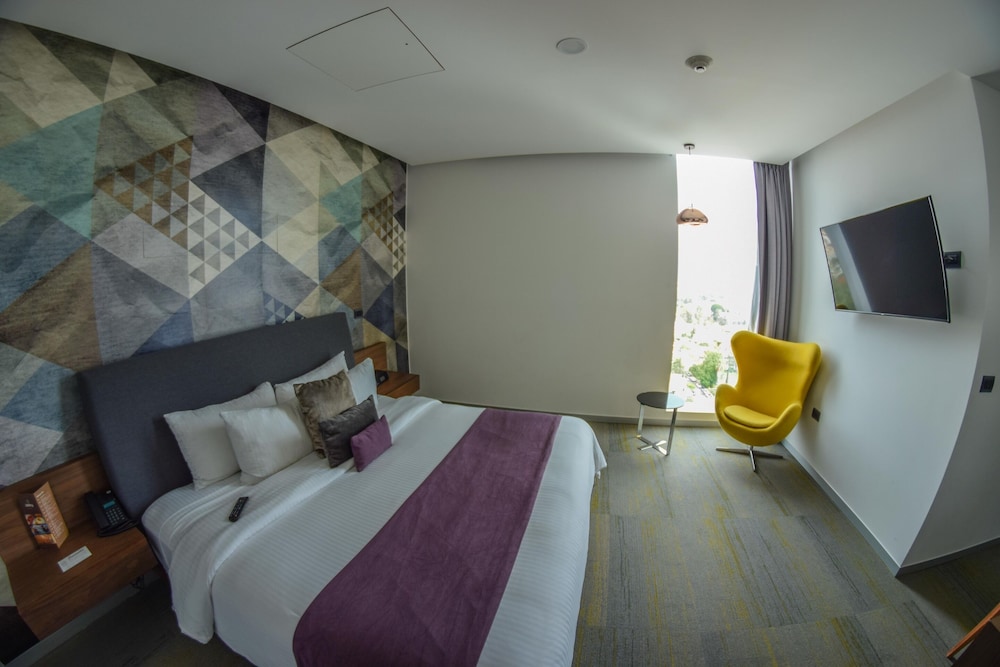 Junior Room, 1 King Bed photo 1