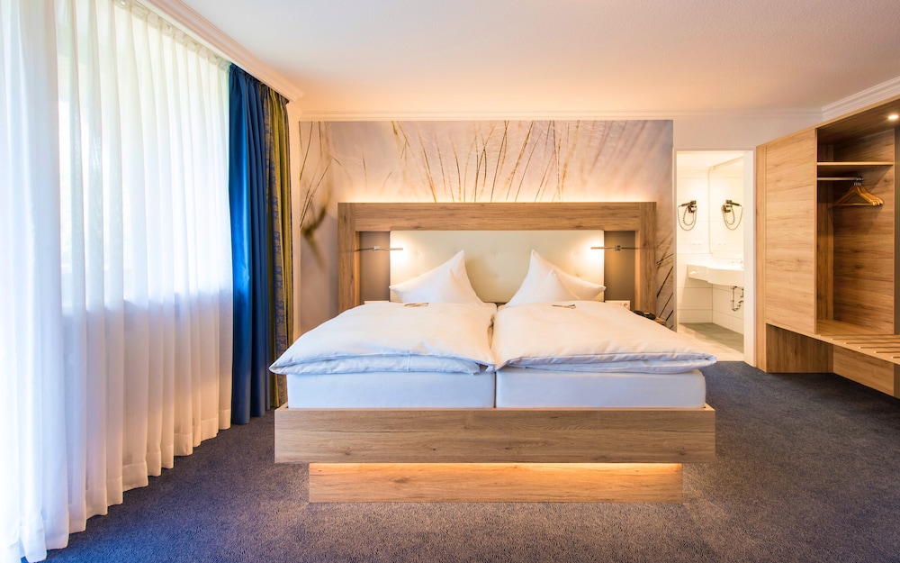 Junior Suite, 1 Double Bed, Balcony photo 1