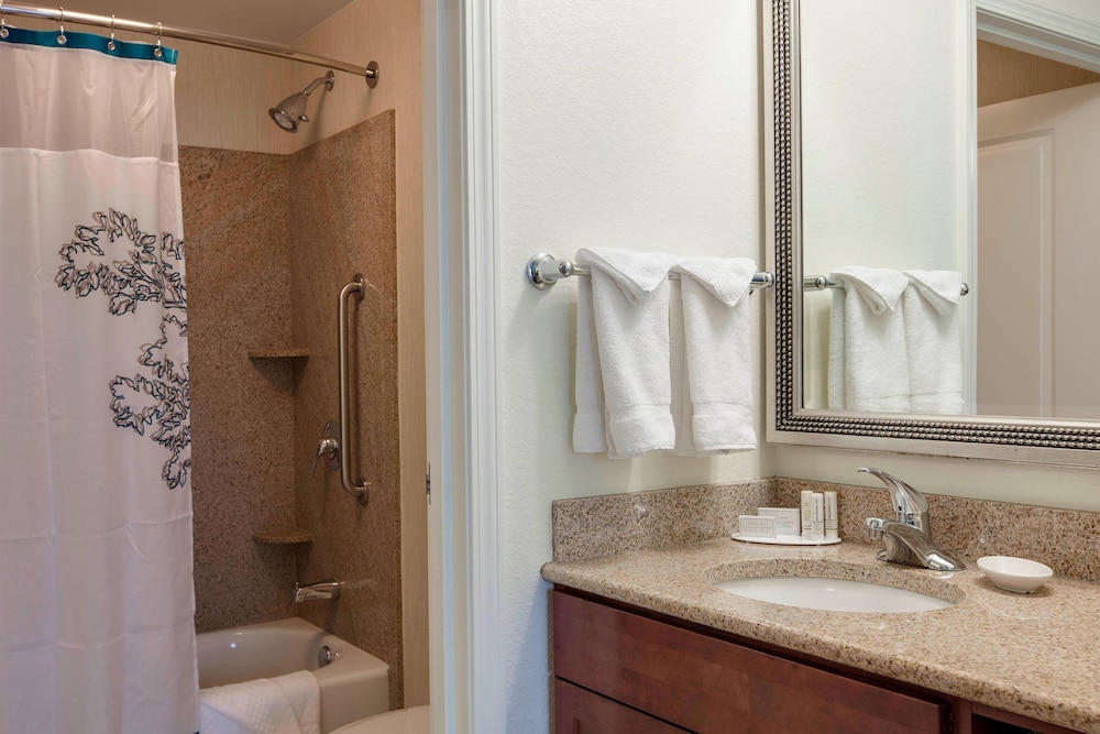 Suite, 1 Bedroom - Photo 3