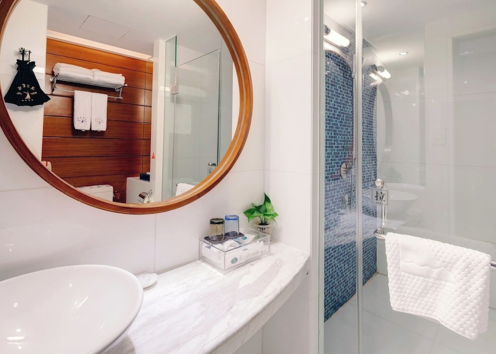 Standard Twin Room - Photo 8