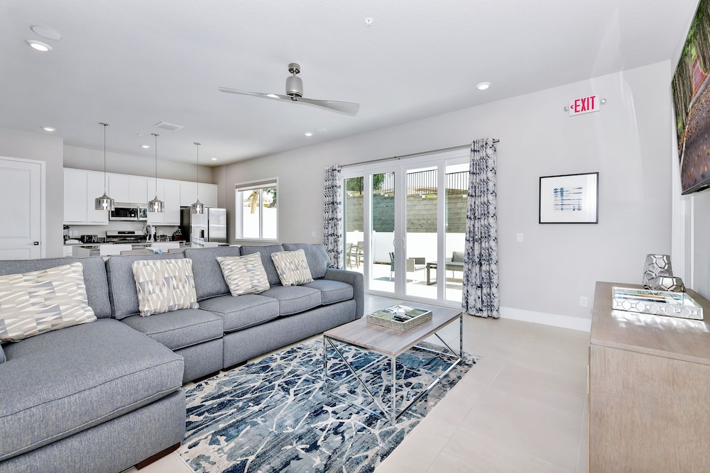 3 Bedroom Luxury Condo
