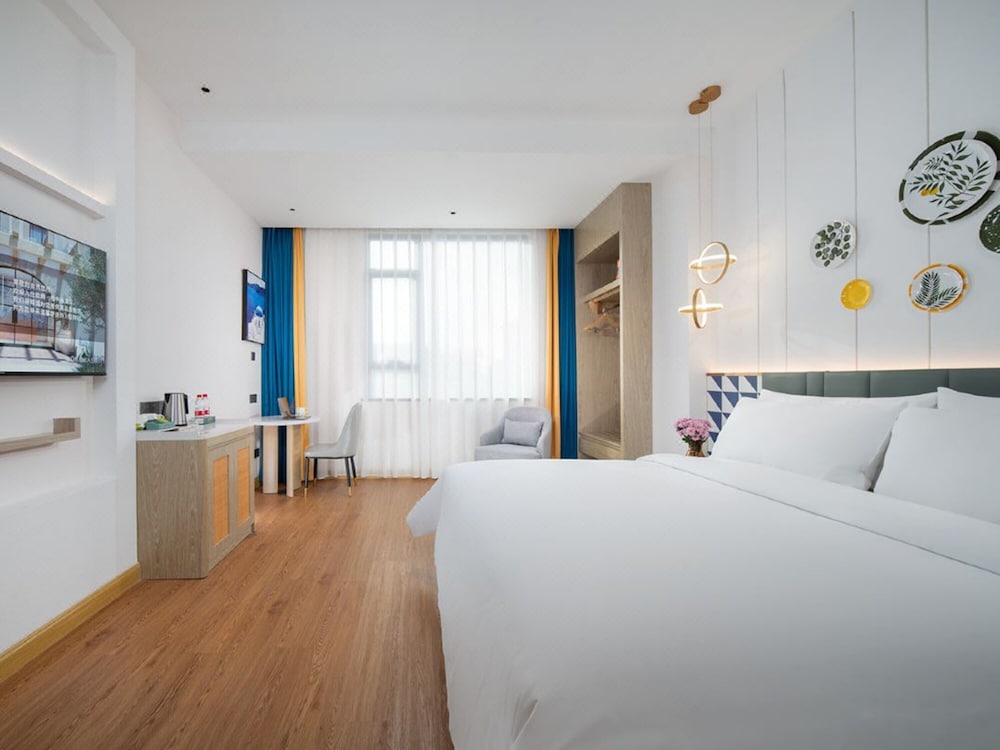 Superior Single Room, City View