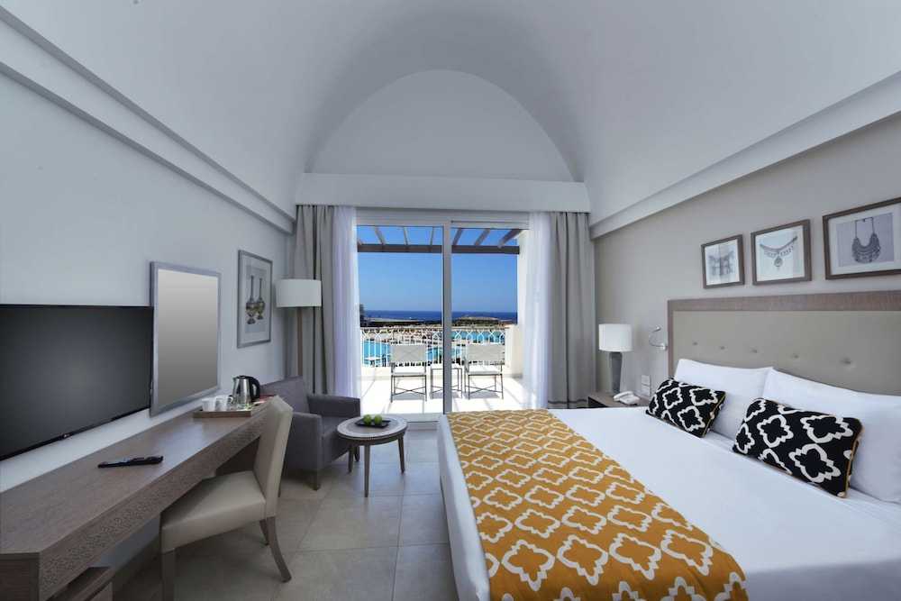 Superior Room (Queen Or Twin Beds, Sea Side View) - Photo 1