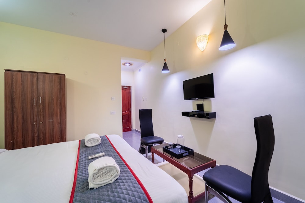 Deluxe Room - Photo 12