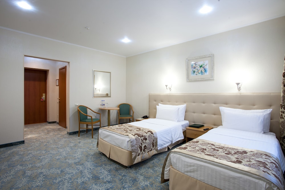 Deluxe Twin Room photo 2