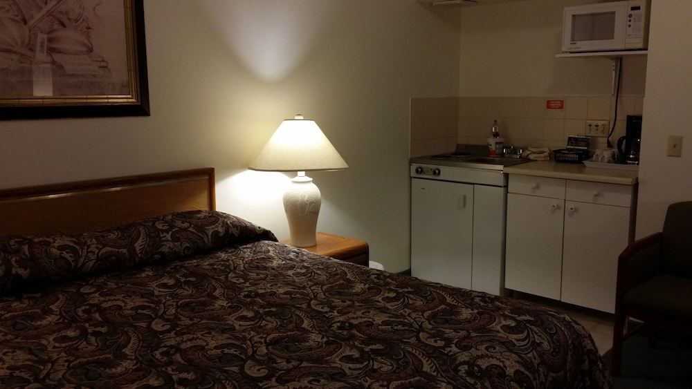 Family Suite (No Pets) photo 3