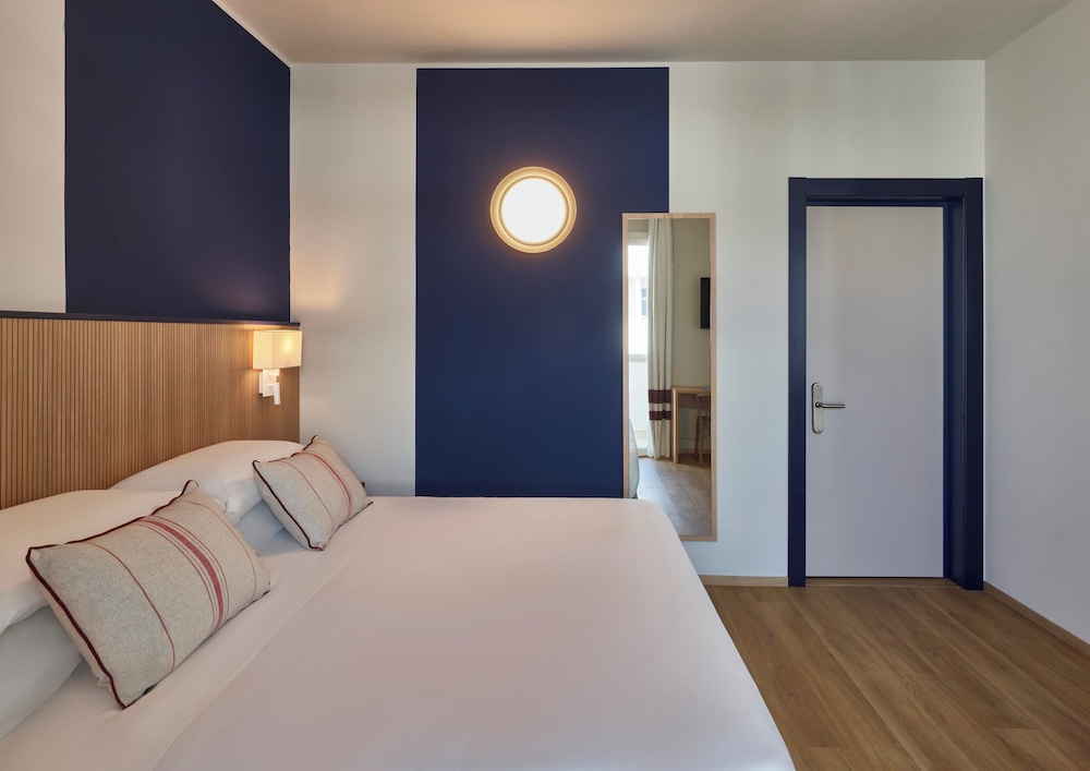 Superior Double Room - Photo 2