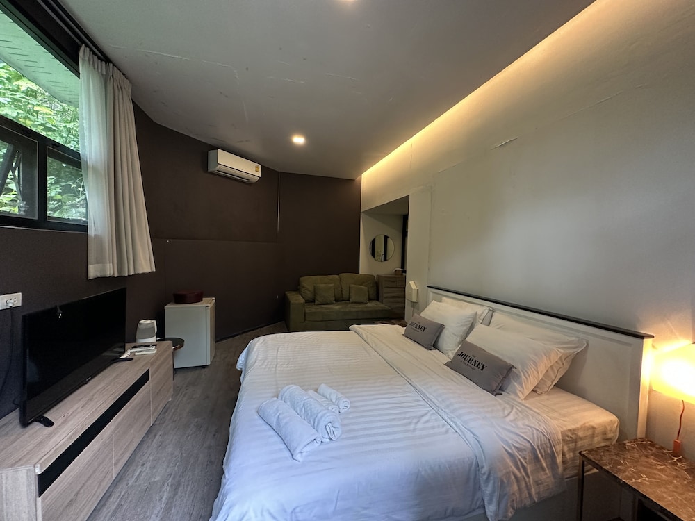 Deluxe Suite photo 3