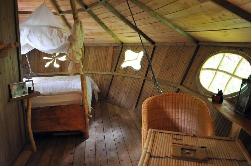 Tree House, Garden View photo 1
