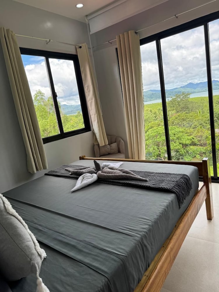初级小屋，海湾景观