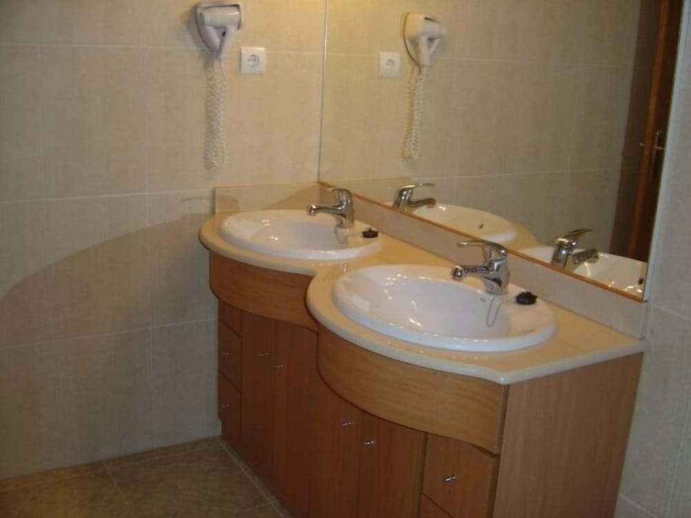 Apartment, 3 Bedrooms, 2 Bathrooms photo 3