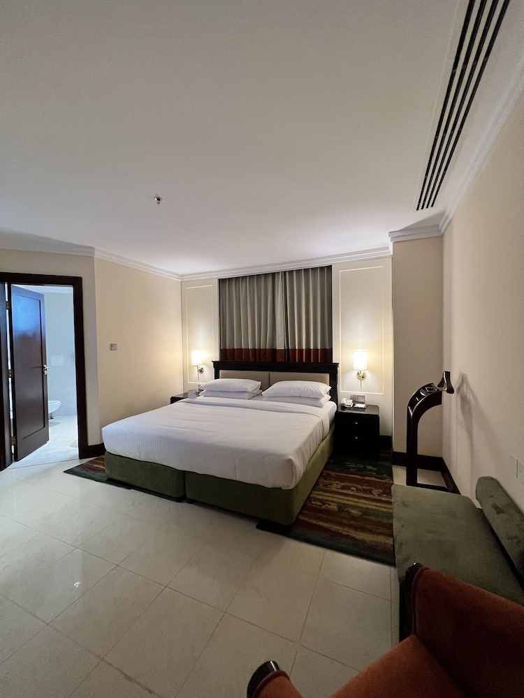 Luxury Suite photo 3