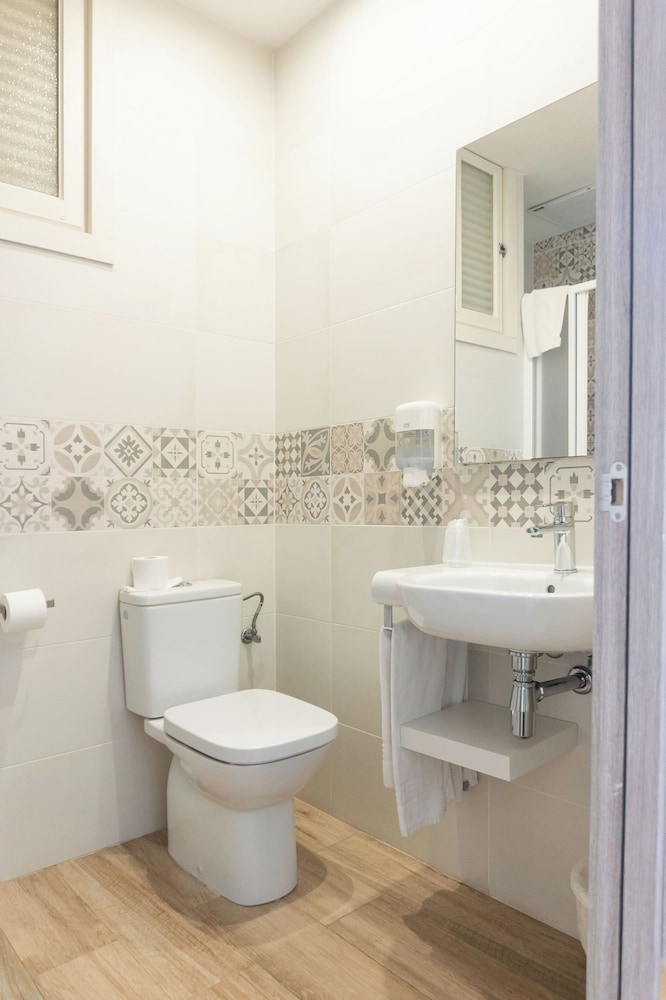 Family Quadruple Room (2 adults + 2 children)