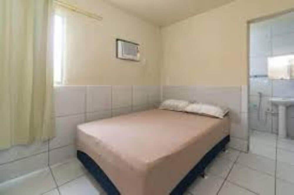 House, 2 Bedrooms photo 2