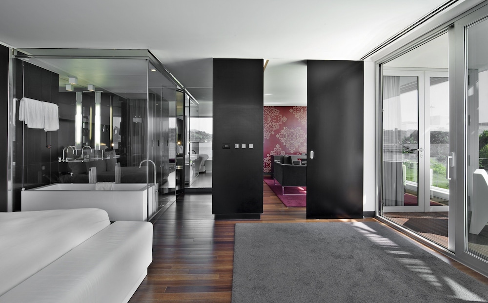 Premier Suite (Diplomatic) - Photo 3