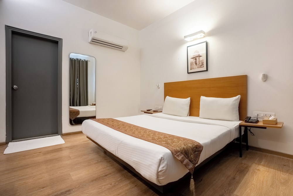 Superior King Room - Photo 5