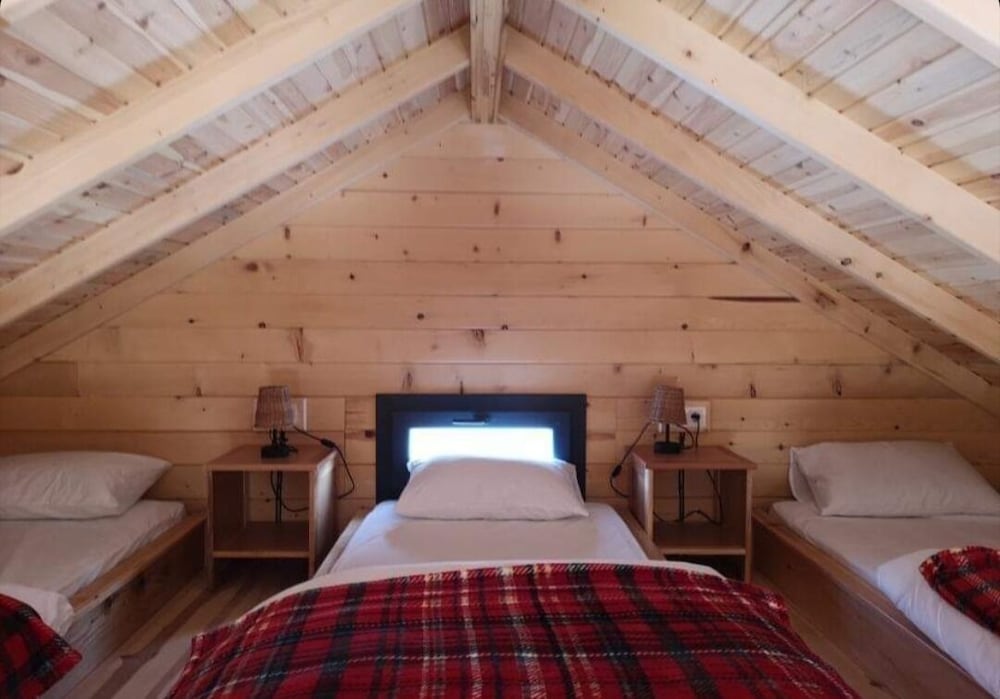 Standard Chalet photo 3