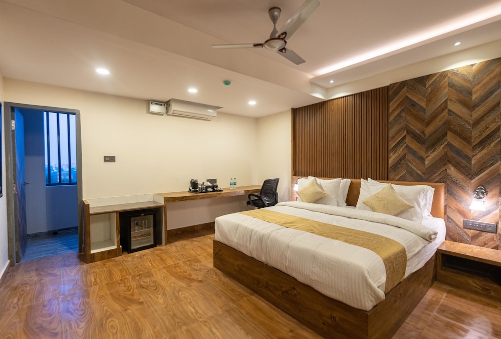 Executive Room - Photo 1