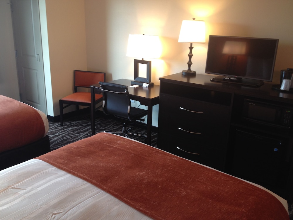 Studio Suite, 2 Queen Beds, Mobility Accessible, Non Smoking (Bathtub w/ Grab Bars) photo 2