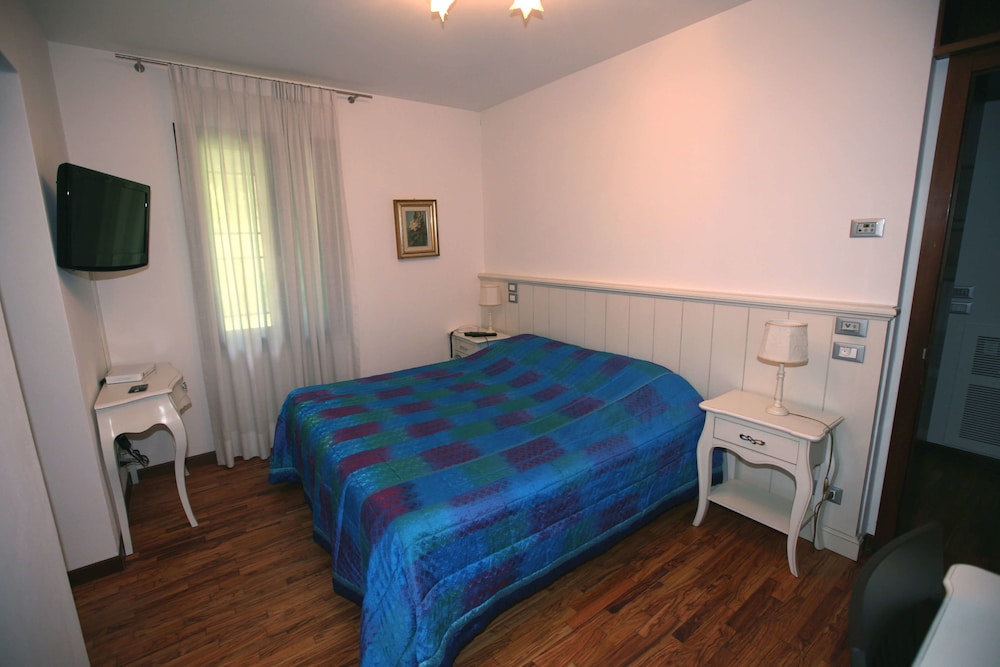 Double or Twin Room photo 1