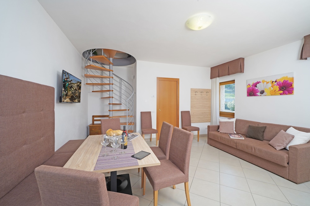 Family Apartment, Multiple Beds, Balcony, Lake View