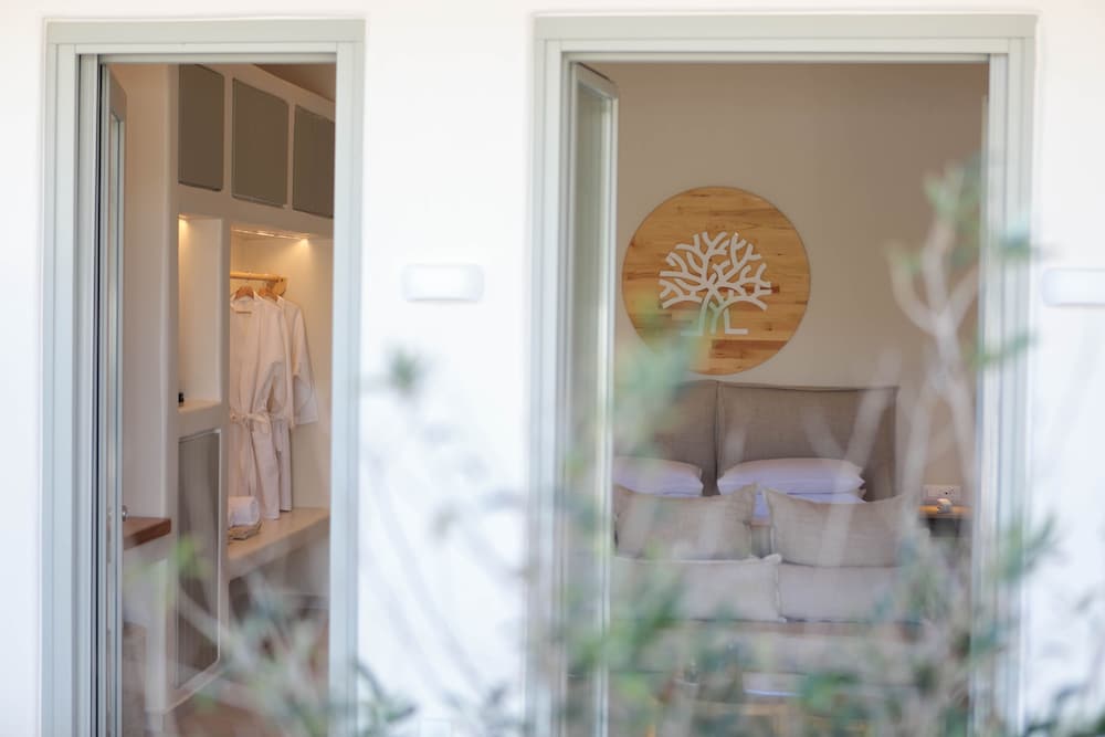 Honeymoon Studio Suite, Private Pool, Garden View photo 3