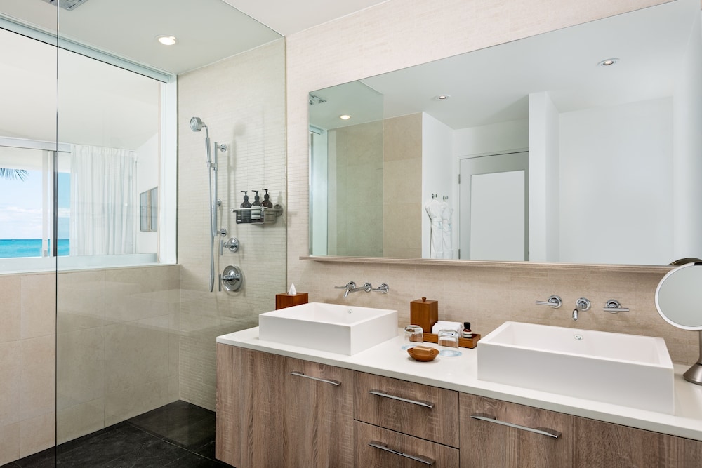 Suite, 2 Bedrooms, Oceanfront - Photo 2