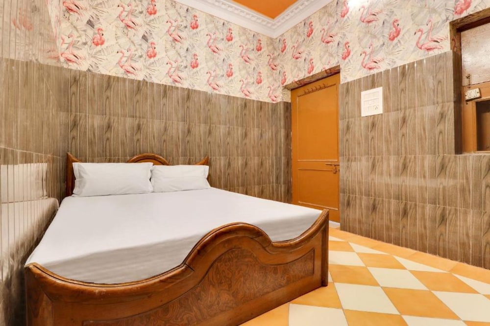 Deluxe Double Bed Room Non Ac