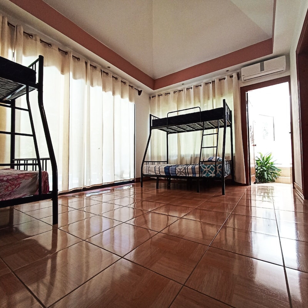Basic House photo 1