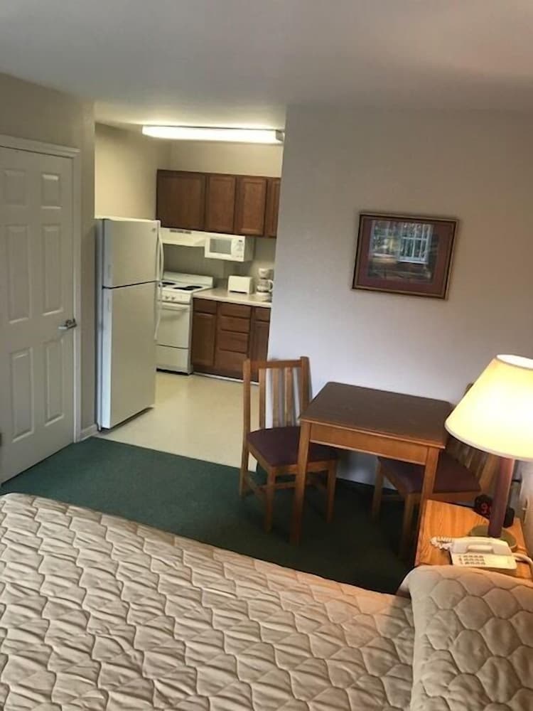 Standard Studio Suite, 1 Queen Bed