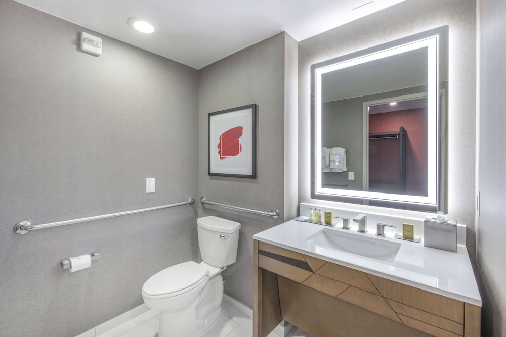 Room, Accessible, Non Smoking - Photo 6