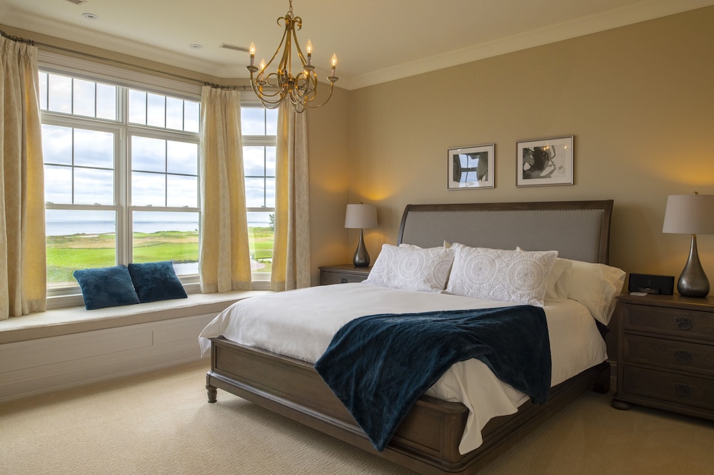 Executive Townhome photo 1