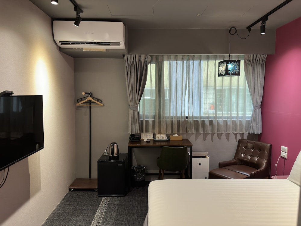 Executive Double Room, Bathtub, City View photo 3