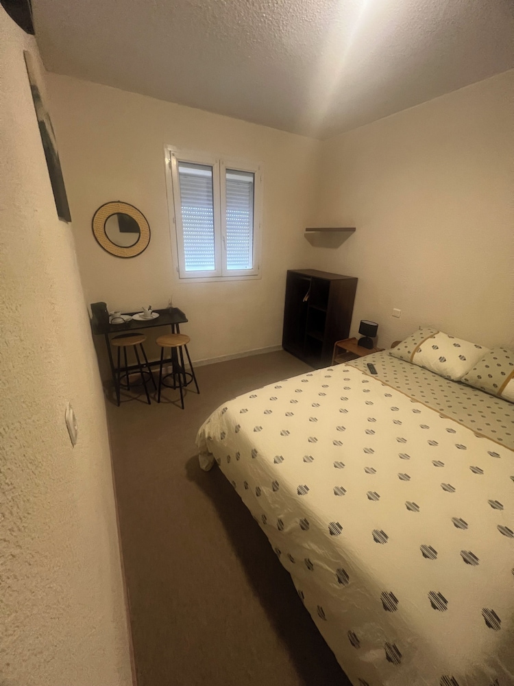 Basic Double Room photo 3