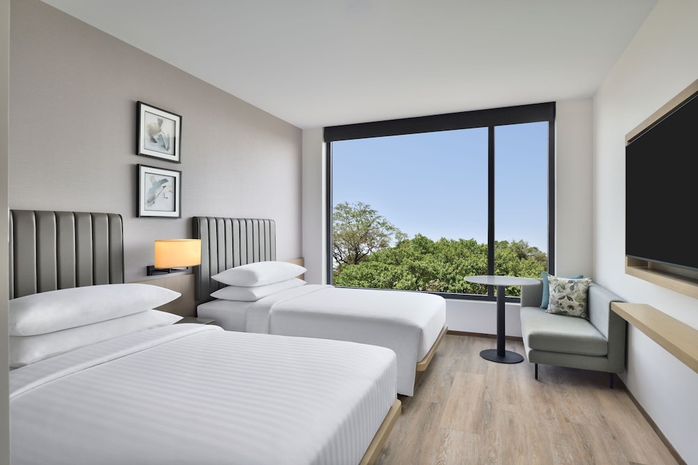 Premium Room, 2 Twin Beds, City View - Photo 1