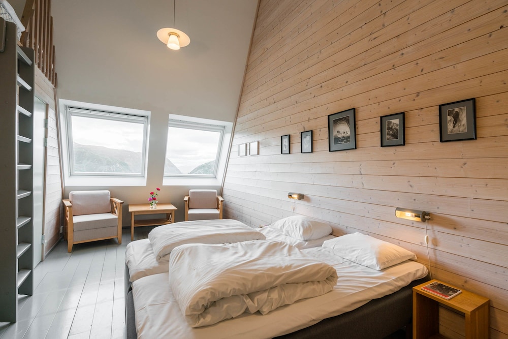 Premier Room