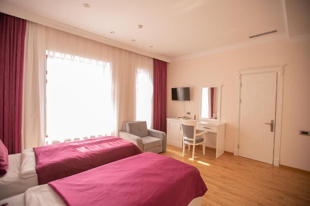 Superior Double or Twin Room photo 2