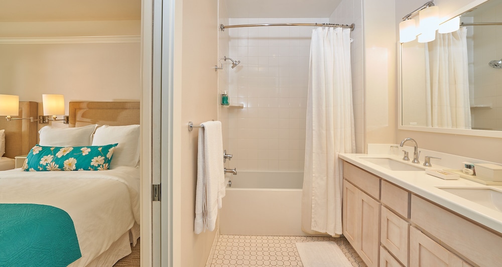 Suite, 2 Queen Beds (Hillside) - Photo 5