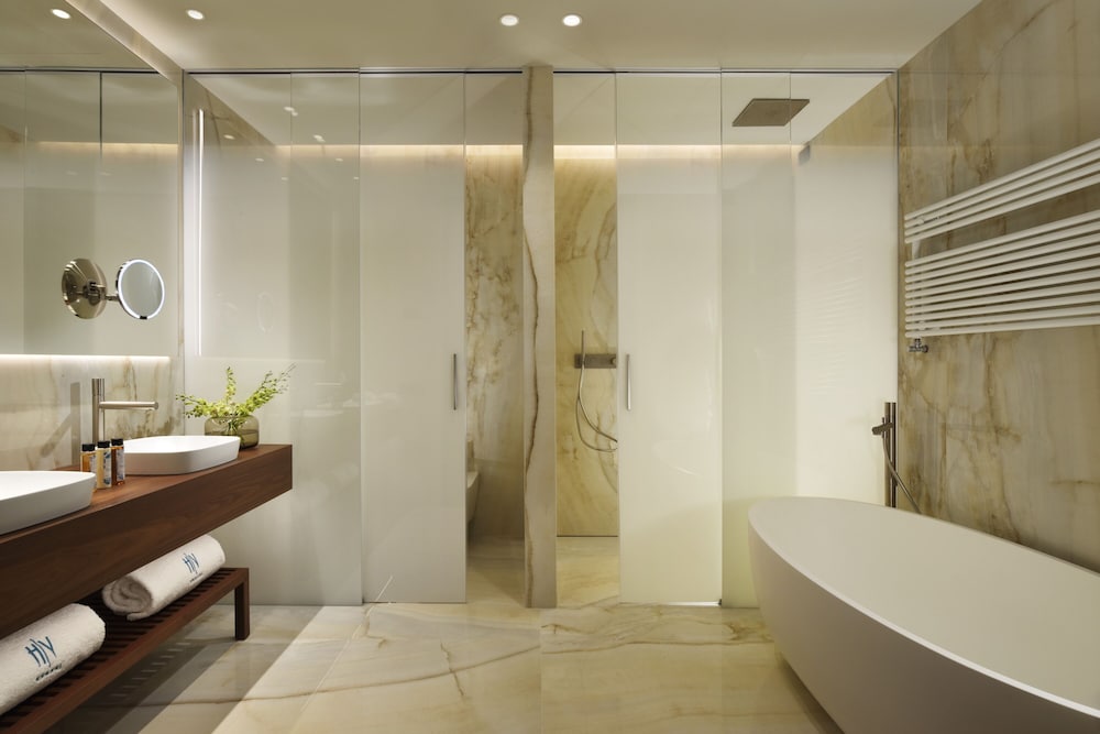 Exclusive Suite, 1 Bedroom, Lake View - Photo 7