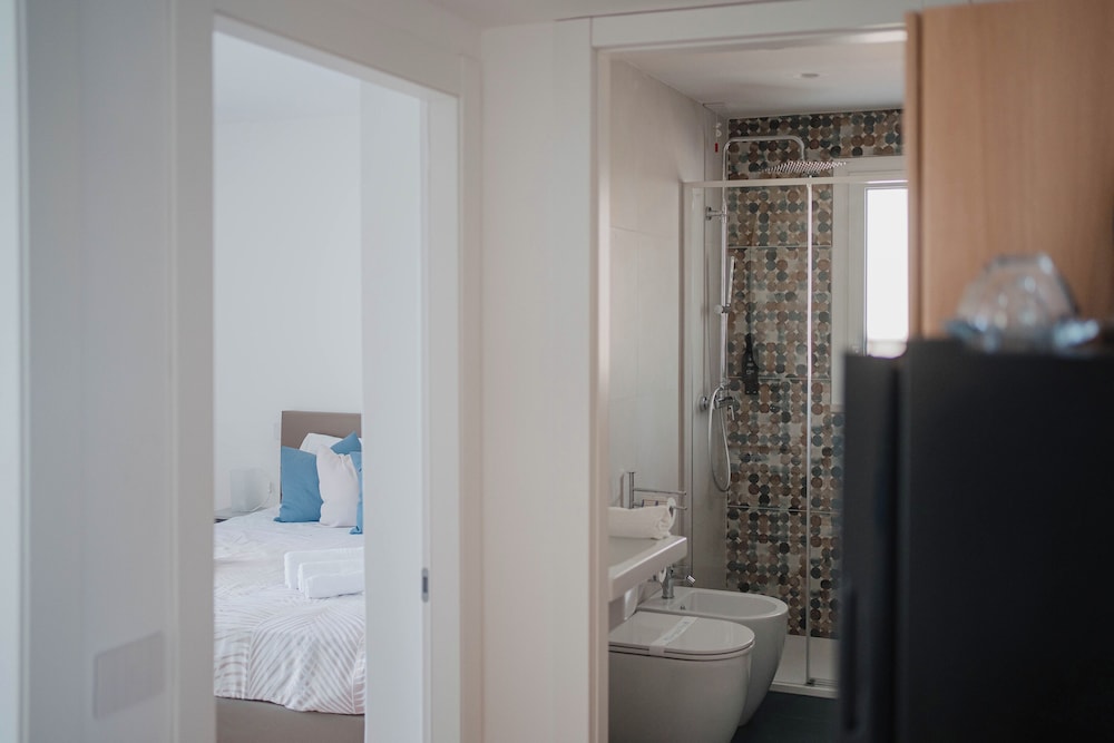 Junior Double or Twin Room, Sea View photo 2
