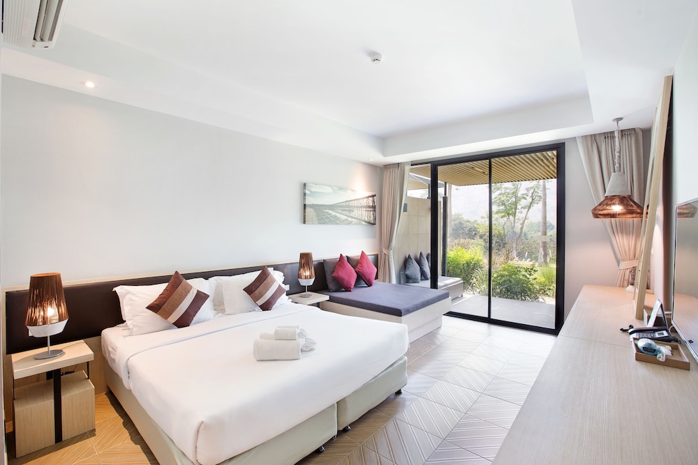 Grand Deluxe Room - Photo 1